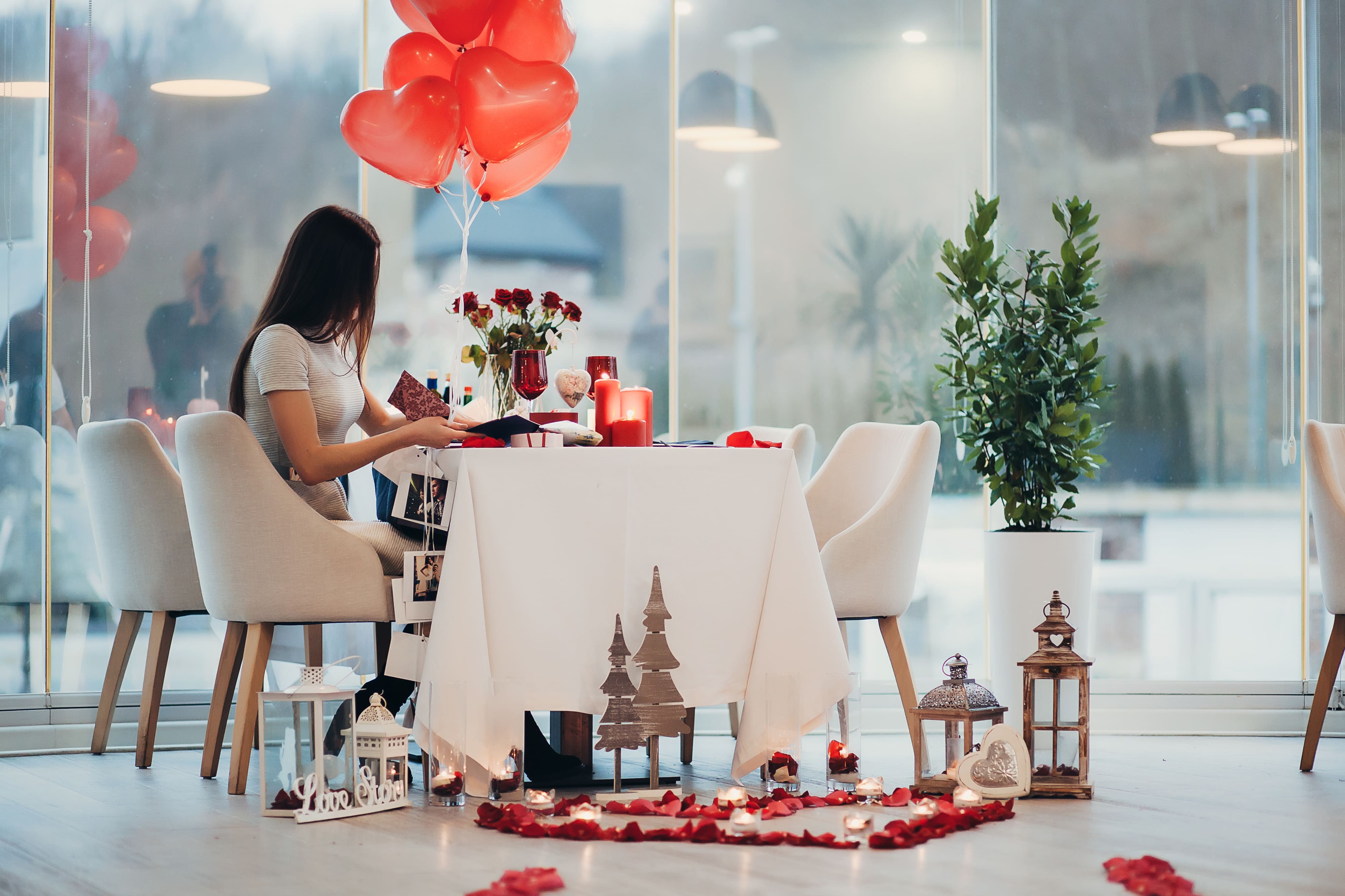 Should I Hire a Wedding Proposal Planner in Singapore?